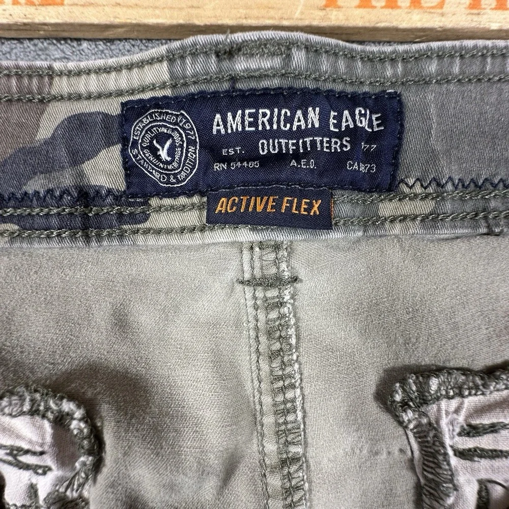American Eagle Cargo Shorts Mens 31 Green Camo Camouflage Military Classic Y2K